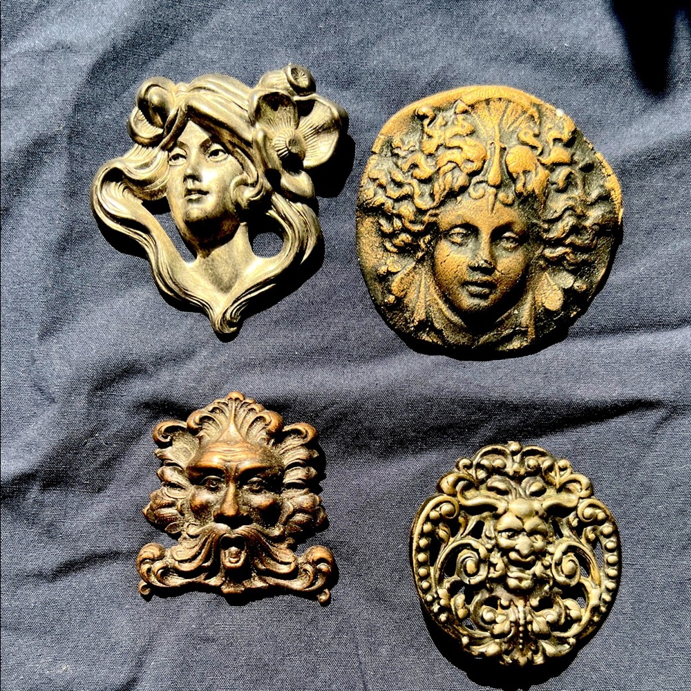 Vintage art nouveau brooch set metallic